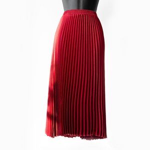 High-Rise Red Pleated Skirt